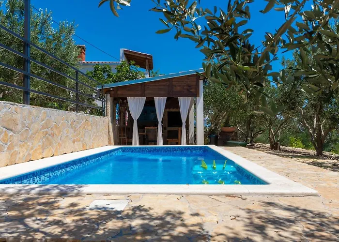 Plum * Каштел-Стари