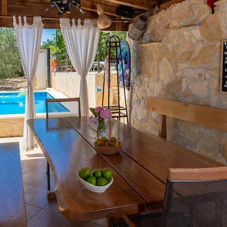 Plum Holiday home Kastel Stari