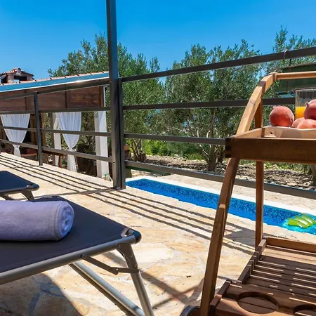 Plum 度假居 Kaštel Stari